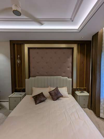 bed room wall panelling with multi colour metallic pu paint  #pupolish  #pupaint  #pupainting  #wallpanels