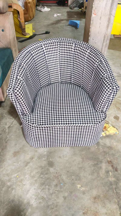 old chair bnwani ho call me 7303348135 .
 #ModularKitchen  
 #Almirah  
 #sofaset .
koi bhi kam krana ho call me acha kam kr k denge delhi ncr available