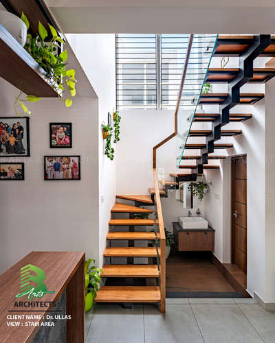 A stairway bathed in light and warmth.☀️

✨ Project Name: Bhodhi
👥 Clients: Dr. Ullas & Dr. Nimmi
📍 Location: Palakkad
🏡 Built-up Area: 1800 sq. ft. | 3BHK
📅 Completion: 2024