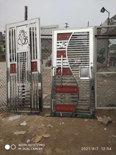 Steel jaali door