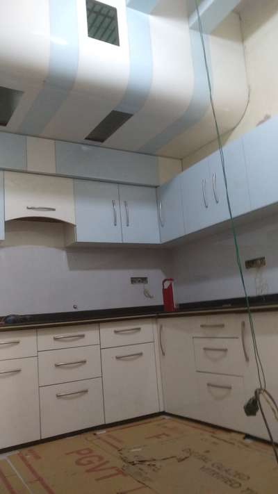 Mouder kitchen in niwaru road full ackrelik seet size 10 *12feet