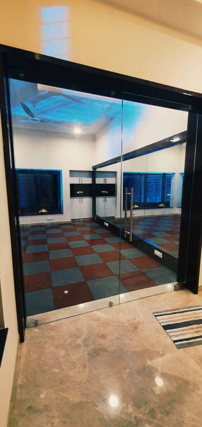 glass door partition