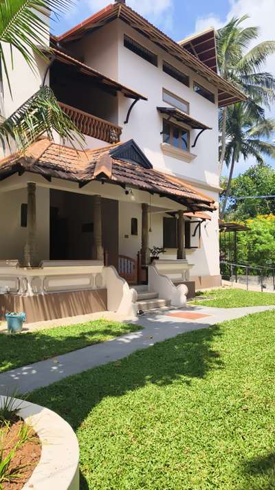 #Architect  #architecturekerala  #architecturedesigns  #KeralaStyleHouse  #keralaarchitectures  #kerala_architecture  #KeralaStyleHouse  #keralahometradition  #treditionalhome  #Architectural&Interior