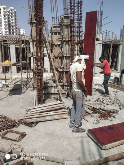 Lift Column formwork
Ply Shuttering provided as virtical support

 #plywoood  #Liftdesing  #HouseConstruction