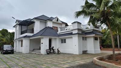 completed @ Padanna, Thrikarippur
#architecturedesigns #CivilEngineer #Architectural&Interior