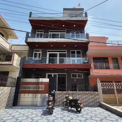 glass balcony with main gate
and Stair railing 
#architecturedesigns 
#indiadesign 
#StainlessSteelBalconyRailing 
#exterior_Work