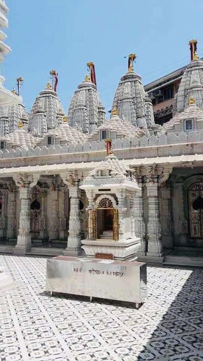 मकराना मार्बल से बना विशालकाय मंदिर,
ऐसे कार्य के लिए हमसे सम्पर्क करें! #Tample #HouseDesigns