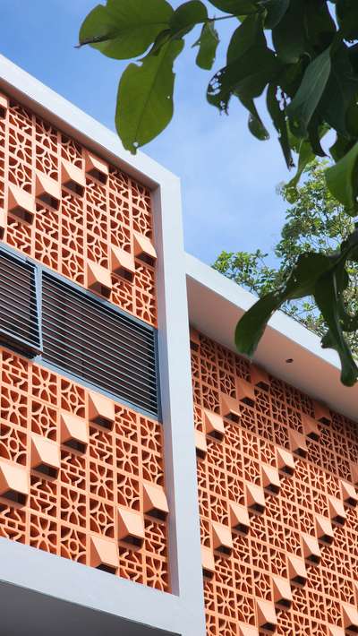 Terracotta Jali Facade for Residence
 #jaliwork #terracotta #earthelement #TraditionalHouse #ContemporaryHouse