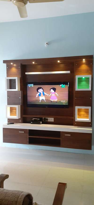 simple model TV unit