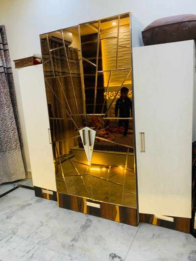 #Almirah #almirahdesign #glass  #GlassDoors  #mirror_wall