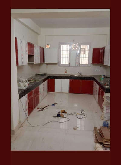 *modular kitchen*
modular kitchen woodworking glass chimney ke sath vid material woodworking