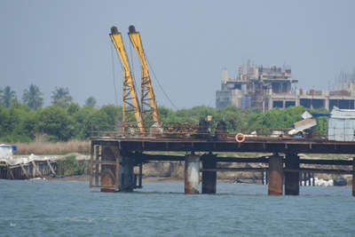 Gantry piling for MULT Jetty at Puthuvype, Cochin.