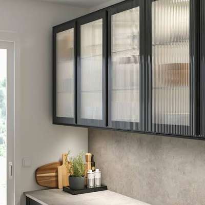 ഇതുപോലെ Aluminium frameൽ fluted glass shutters ചെയ്യുന്നവർ Kozhikode ഉണ്ടോ?