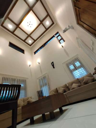 Gypsum ceiling
wood painting