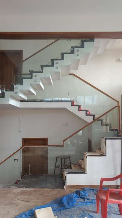 #glassrailing #GlassHandRailStaircase