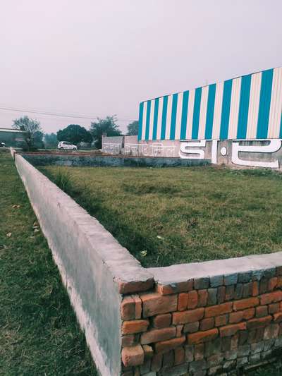 1250 gaj for commercial ...space on  highway. don't miss it.