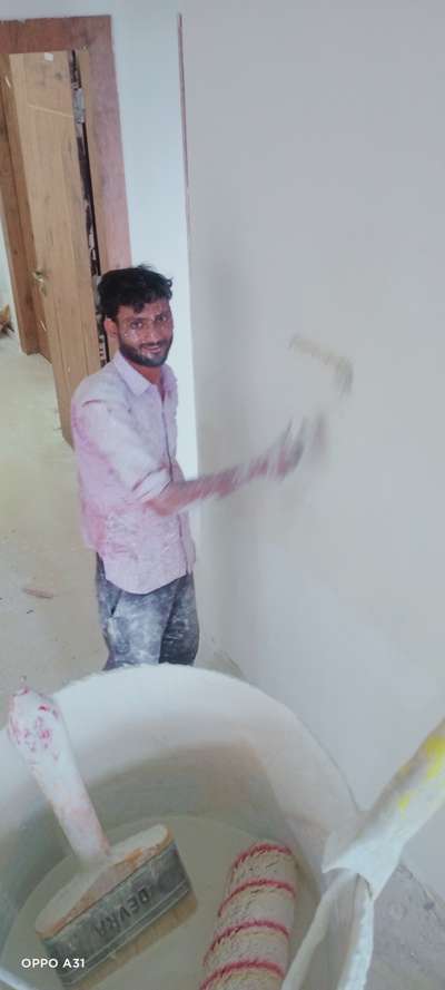 painter ke  liye sampark kare contact 7905858733 dehari par rate 550 se 800 rupai Tak Kai bande available hai