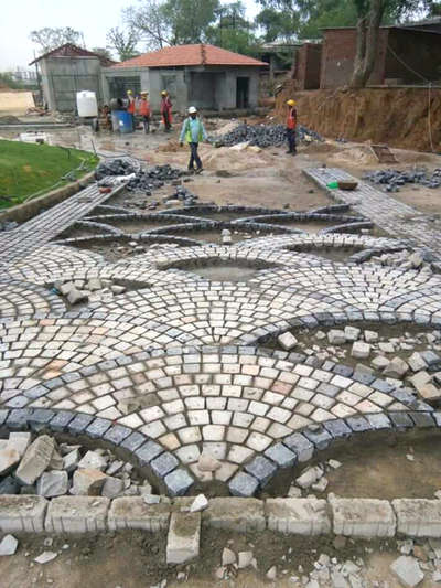 cobbles Stone faitng waoking 7023070203