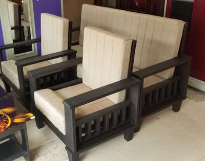 Wooden sofa set 
#thondutharayilfurnituremart  #karukachal #woodenfurniture  #Sofas  #LivingRoomSofa  #woodensofa