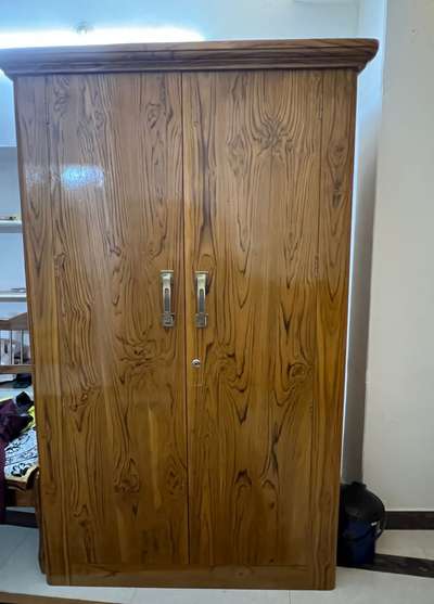 wardrobe made up of teak wood
1.5" thick wood slice