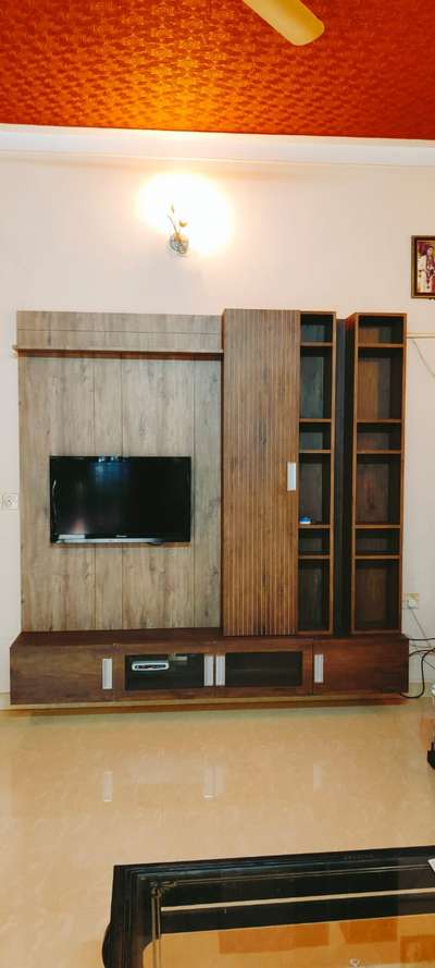 TV unit finishing hua