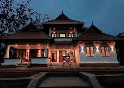 How’s it #nightview #TraditionalHouse #HomeDecor