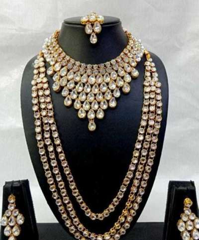 Trendy Women Jewellery Set
Name: Trendy Women Jewellery Set
Base Metal: Alloy
Plating: Gold Plated
Stone Type: No Stone
Sizing: Adjustable
Type: Necklace and Earrings
Net Quantity (N): 1
Country of Origin: India