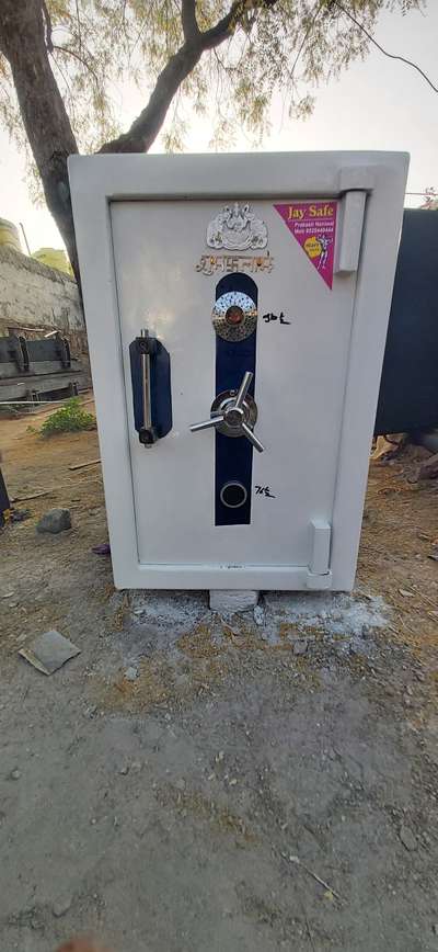 Jay safe company 
contact number. 9529449444
fire Proof safe locker tijori