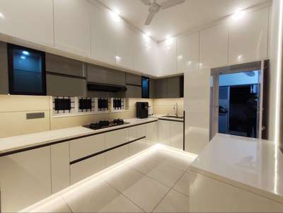 Completed Works : Modular Kitchen 
Location : Pazhuvil, Thrissur 
Client      : Mr. Anto Alapadan 
.
.
.
 #ModularKitchen #KitchenCabinet  #KitchenRenovation  #KitchenInterior  #KitchenLighting
