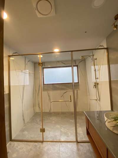 Shower partitions