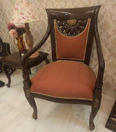 *beautiful Chair *
call 8700322846