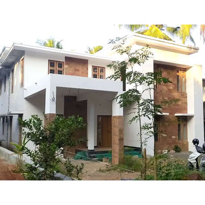 exterior 

#valanchery #edappal #kuttippuram_vibes #tirur #ponnani #keralahomes #construction #malappuram