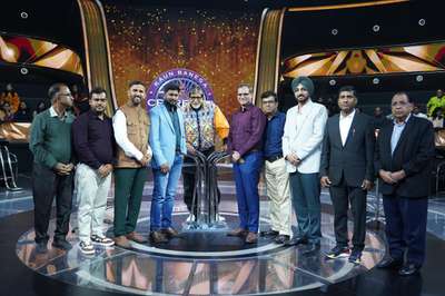 dr fixit with kbc silver jubilee celebration with megastar Amitabh Bachchan on kon banega crorepati set mumbai dec2025