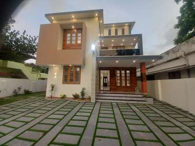 sitout ,hall, താഴെ 2 bed room, മുകളിൽ 2bed room, Kitchen, work area. 95 lakhs sold .റോഡ് സൈഡ് Plot