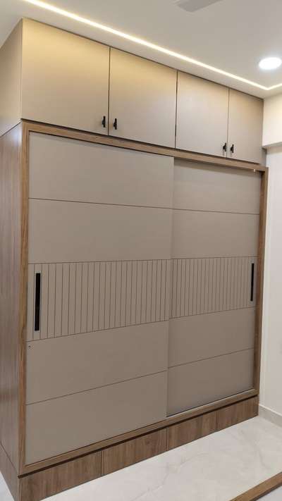 #Almirah  #almirahdesign  #WoodenAlmira  #almirah​​  #almirahwork  #almary  #almirahdesigner  #woodenAlmirah