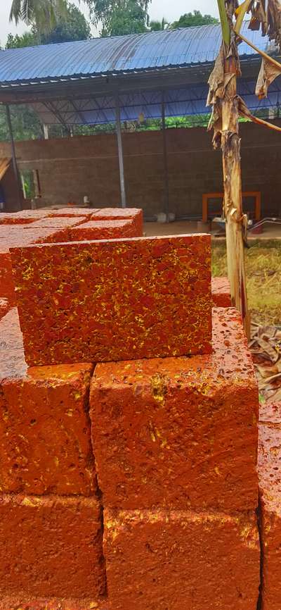 Laterite cladding