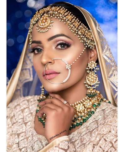 My stunner bride❤️

#muslimbride #bride #bridaltouch #traditionaltouch #jewelsofindia #weddingartist #brideoftheday #amazingmakeup #modelsofinstagram #bhavikaartistry #hairstyles #muslimbridesmaids #openhairstyles #outfits #amazingartist