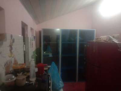 #blue glass door alamara