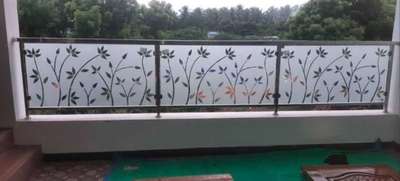 Glass Railing with Design
#GlassBalconyRailing #GlassStaircase #GlassDoors #glasswork #glasswindows