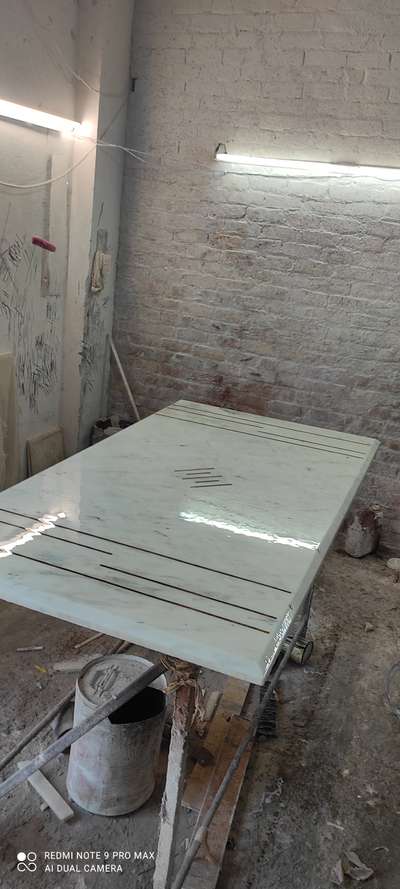 polyester in marble