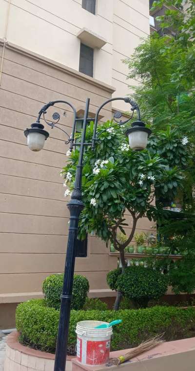 heritage garden cast iron pole with light