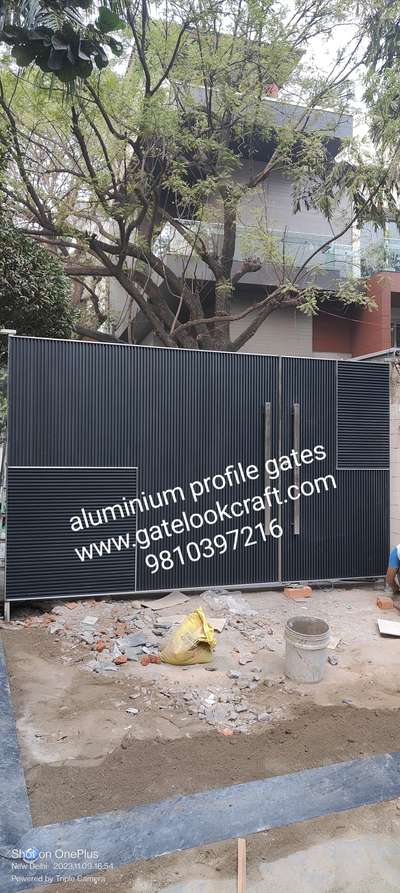 Aluminium profile gates by Hibza sterling interiors pvt ltd #gatelookcraft #aluminiumprofilegates #profilegate #maingates #aluminiumgates #modulergates #fancygates #gateservice