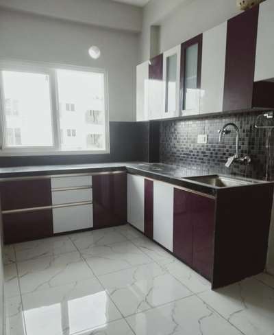 *Modular kitchen *
kitchen in inotech 
with g profile 
Glosy and double shaded