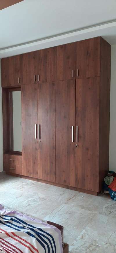 wardrobe with ply and laminat