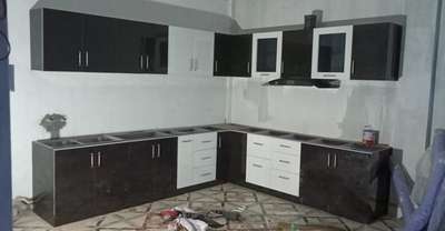 modling kitchen