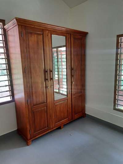 Treated mahagony wardrob, Marasala interiors