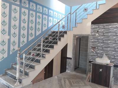 #StaircaseDecors  #stair  #wall  #stairwalltexture  #Texture  #painting  #walltexturespaint  #staircase  #GlassHandRailStaircase  #LShapedStaircase  #InteriorDesigner  #Architect  #HouseConstruction  #HouseDesigns   #steelrailing  #granitestone