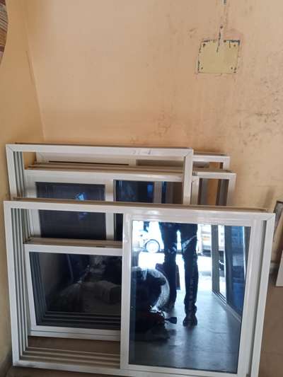 aluminium 3 track sliding window 220 Rupaye square feet