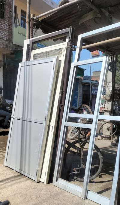 normal use washroom door
#GlassDoors  #sheet #trust  #balcony #windoww  # service # Faridabad #cabin #partition #aluminum door