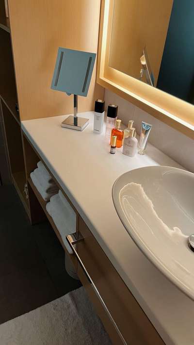 #BathroomDesigns  #BathroomStorage  #BathroomCabinet  #bathroomdesign  #bathroomfloor